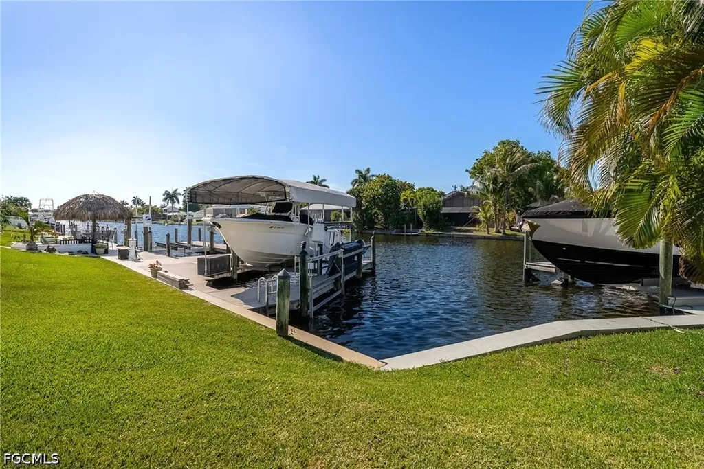 2025 SE 39th Street Cape Coral FL 33904