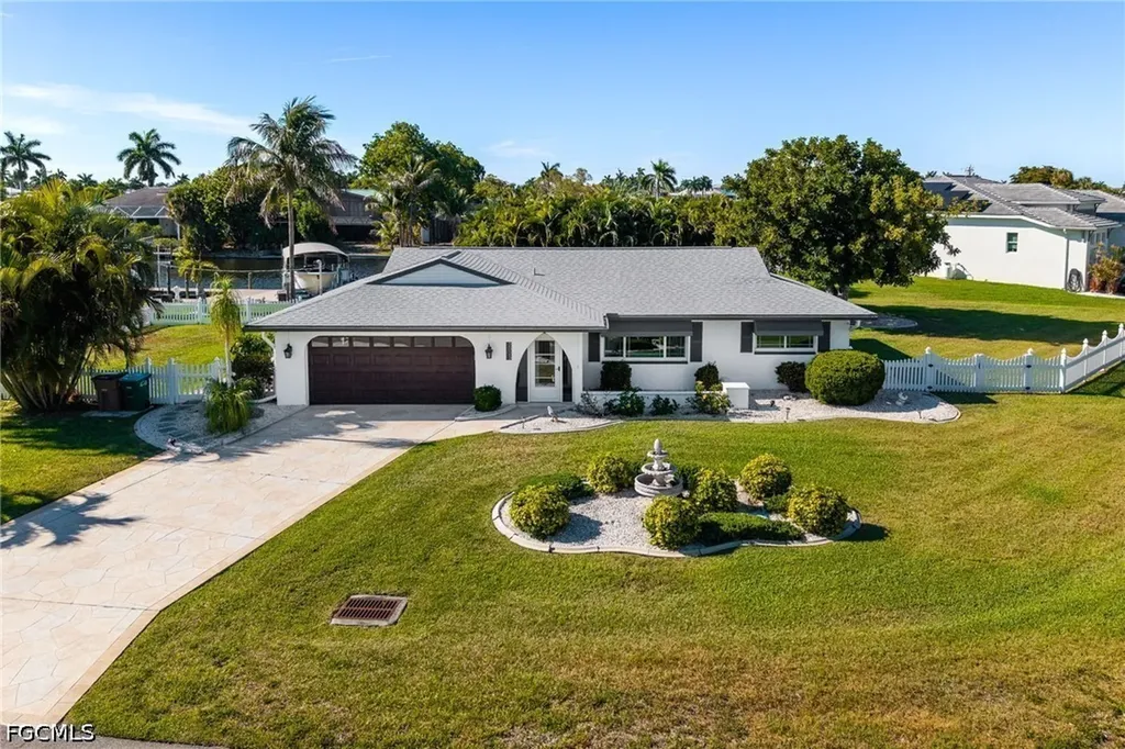 2025 SE 39th Street Cape Coral FL 33904