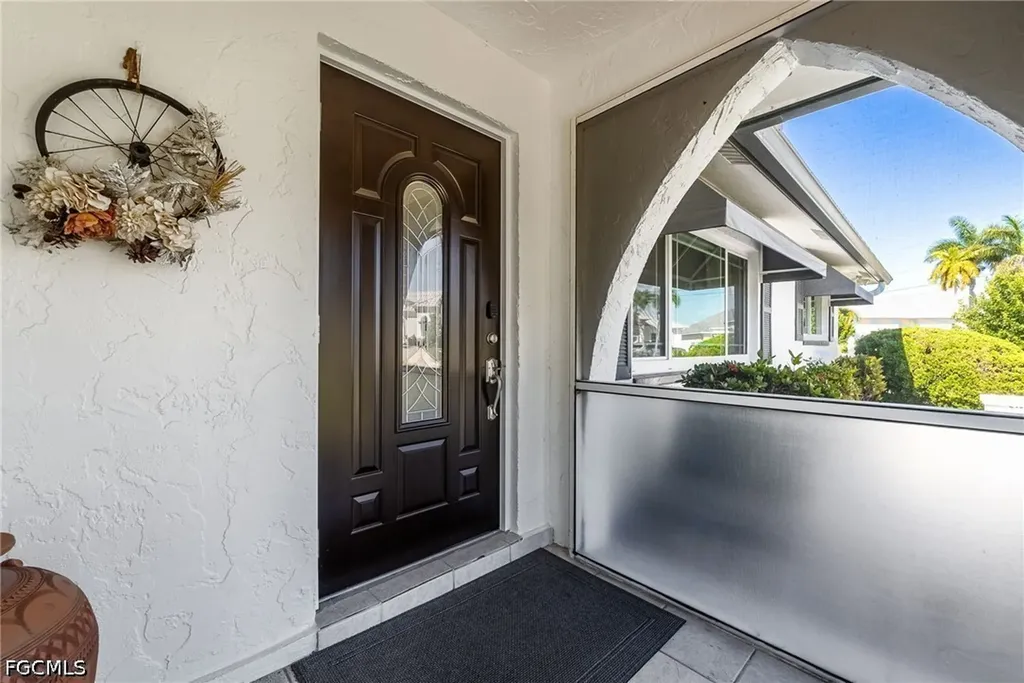 2025 SE 39th Street Cape Coral FL 33904