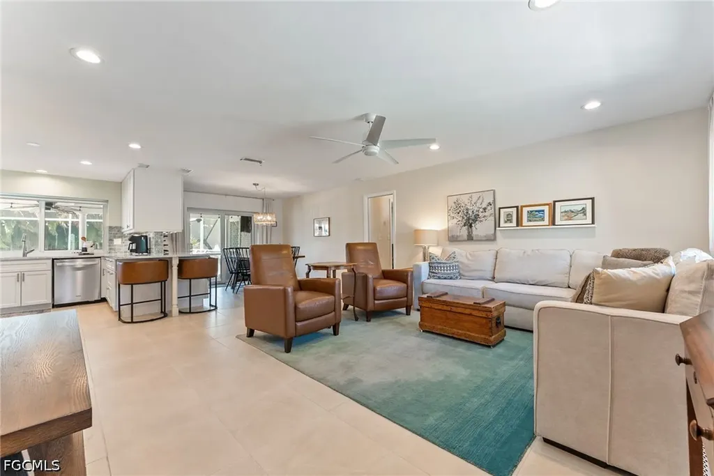 2025 SE 39th Street Cape Coral FL 33904