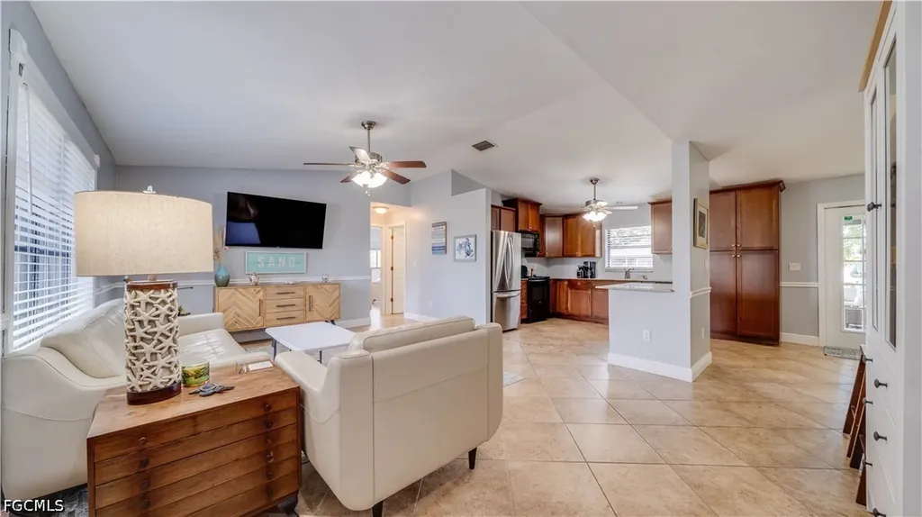 914 SE 28th Terrace Cape Coral FL 33904
