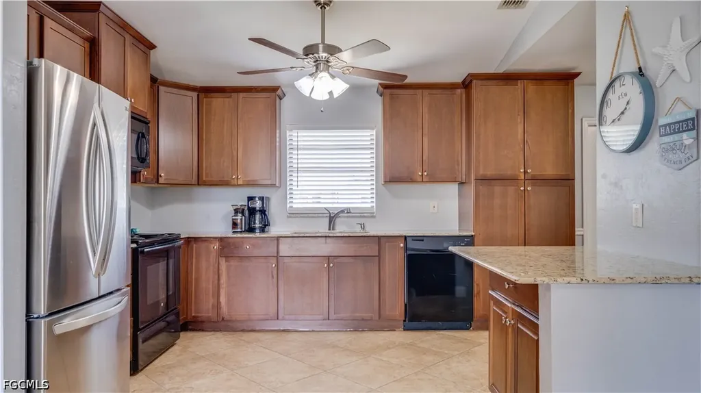 914 SE 28th Terrace Cape Coral FL 33904