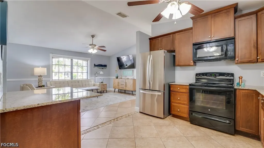 914 SE 28th Terrace Cape Coral FL 33904