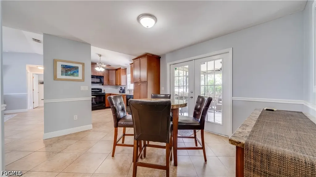 914 SE 28th Terrace Cape Coral FL 33904
