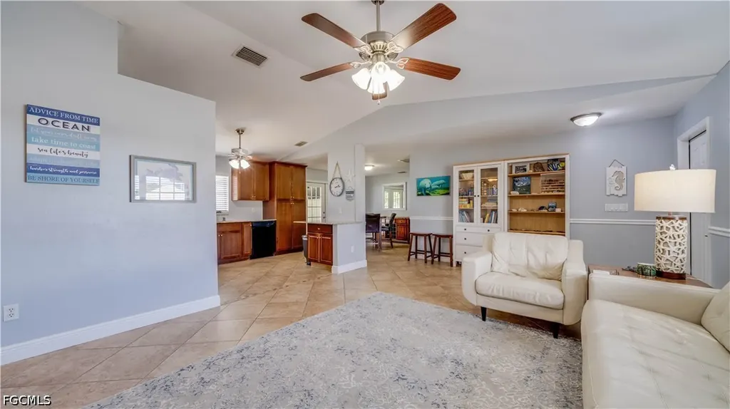 914 SE 28th Terrace Cape Coral FL 33904