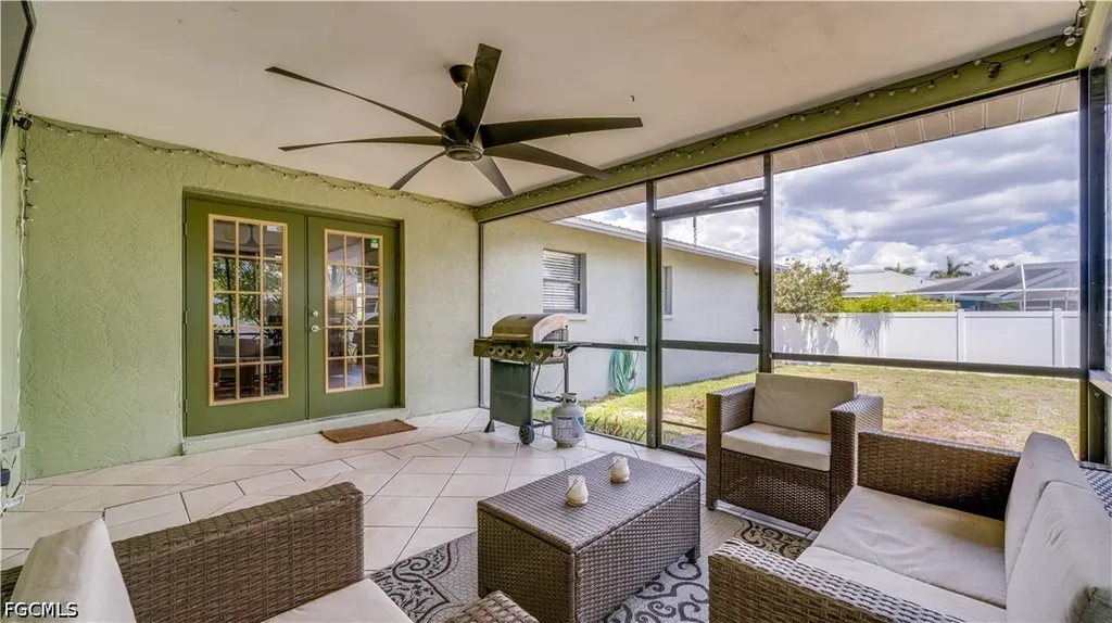 914 SE 28th Terrace Cape Coral FL 33904