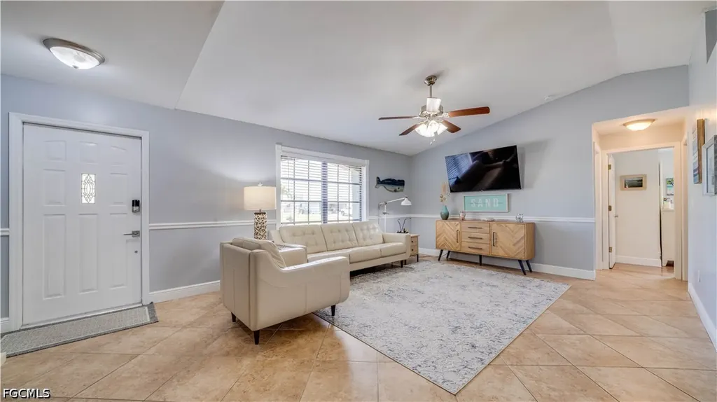 914 SE 28th Terrace Cape Coral FL 33904
