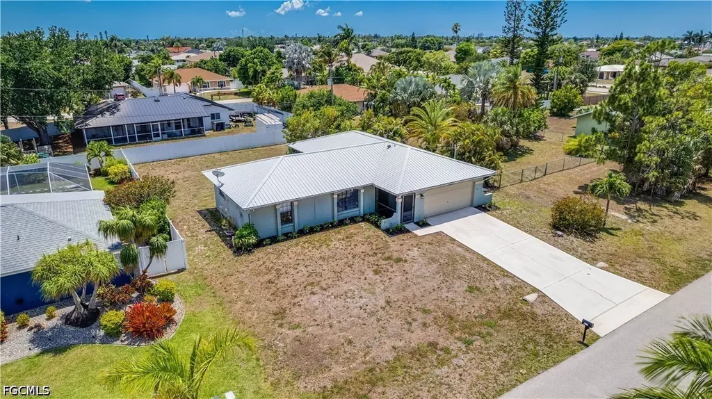 914 SE 28th Terrace Cape Coral FL 33904