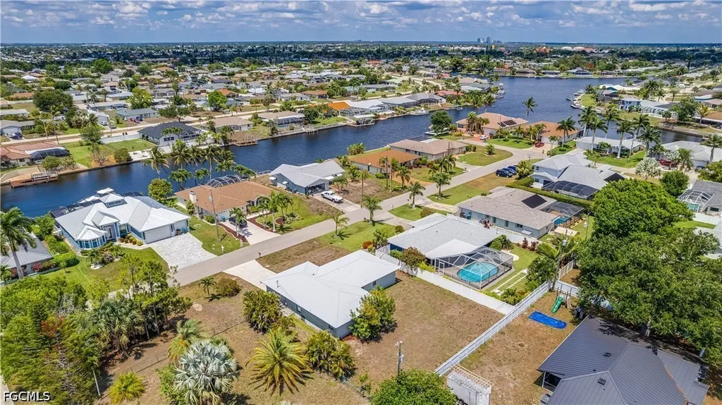 914 SE 28th Terrace Cape Coral FL 33904