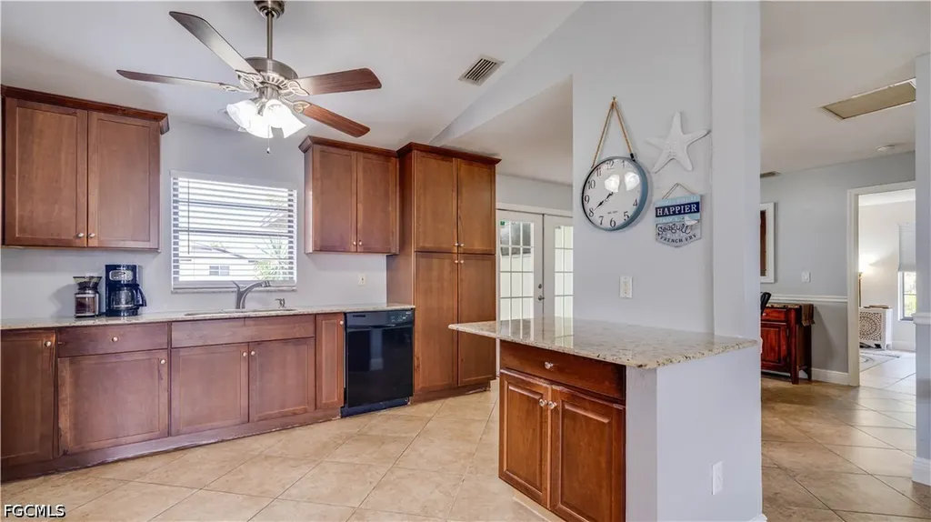 914 SE 28th Terrace Cape Coral FL 33904