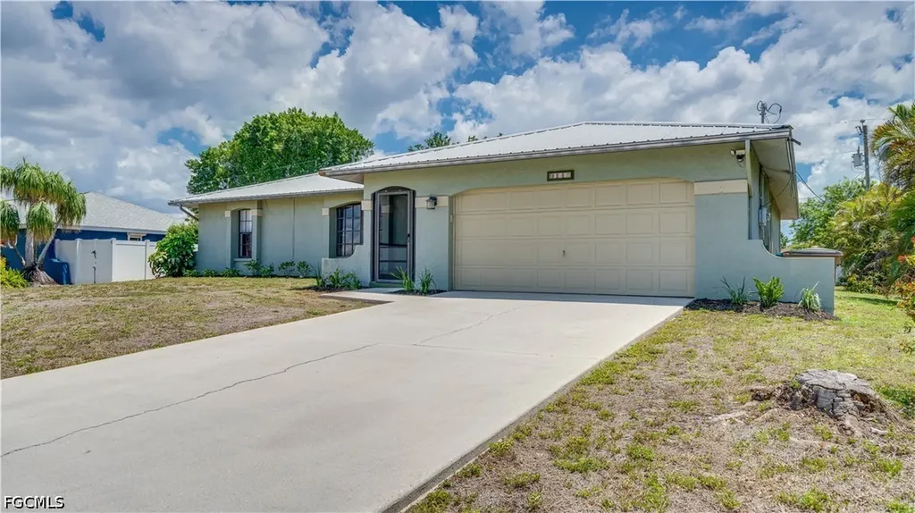 914 SE 28th Terrace Cape Coral FL 33904