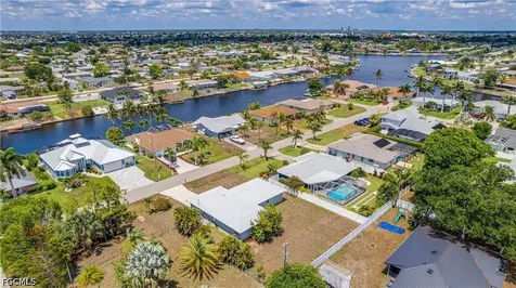 914 SE 28th Terrace Cape Coral FL 33904