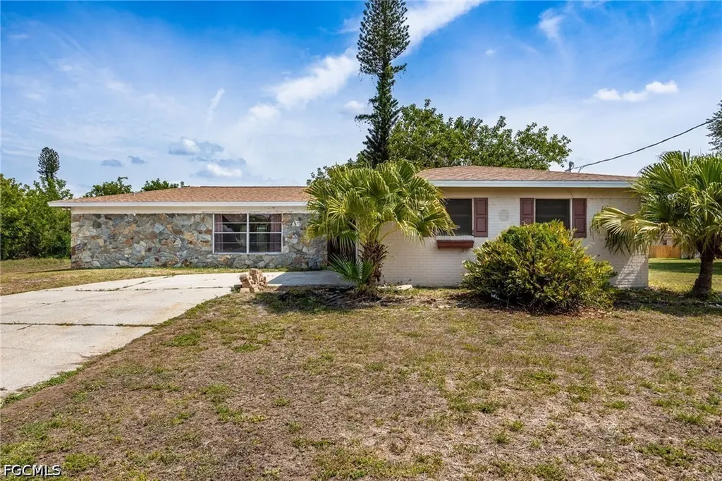12401 Davis Boulevard Fort Myers FL 33905
