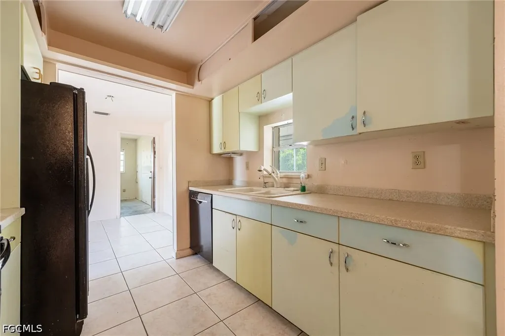 12401 Davis Boulevard Fort Myers FL 33905