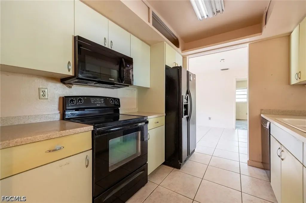12401 Davis Boulevard Fort Myers FL 33905