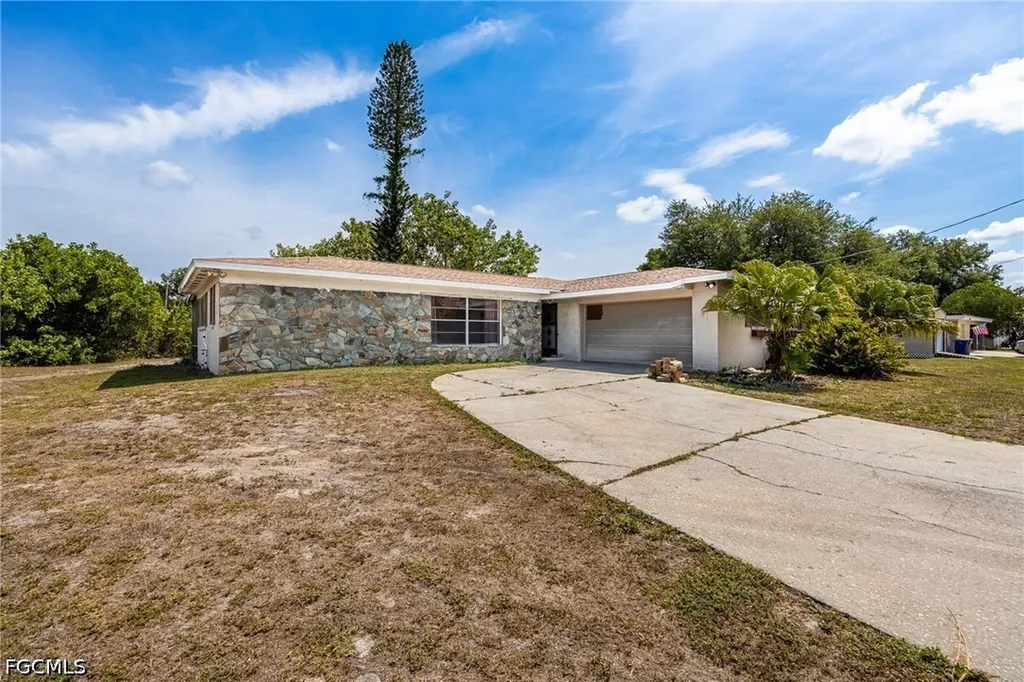 12401 Davis Boulevard Fort Myers FL 33905