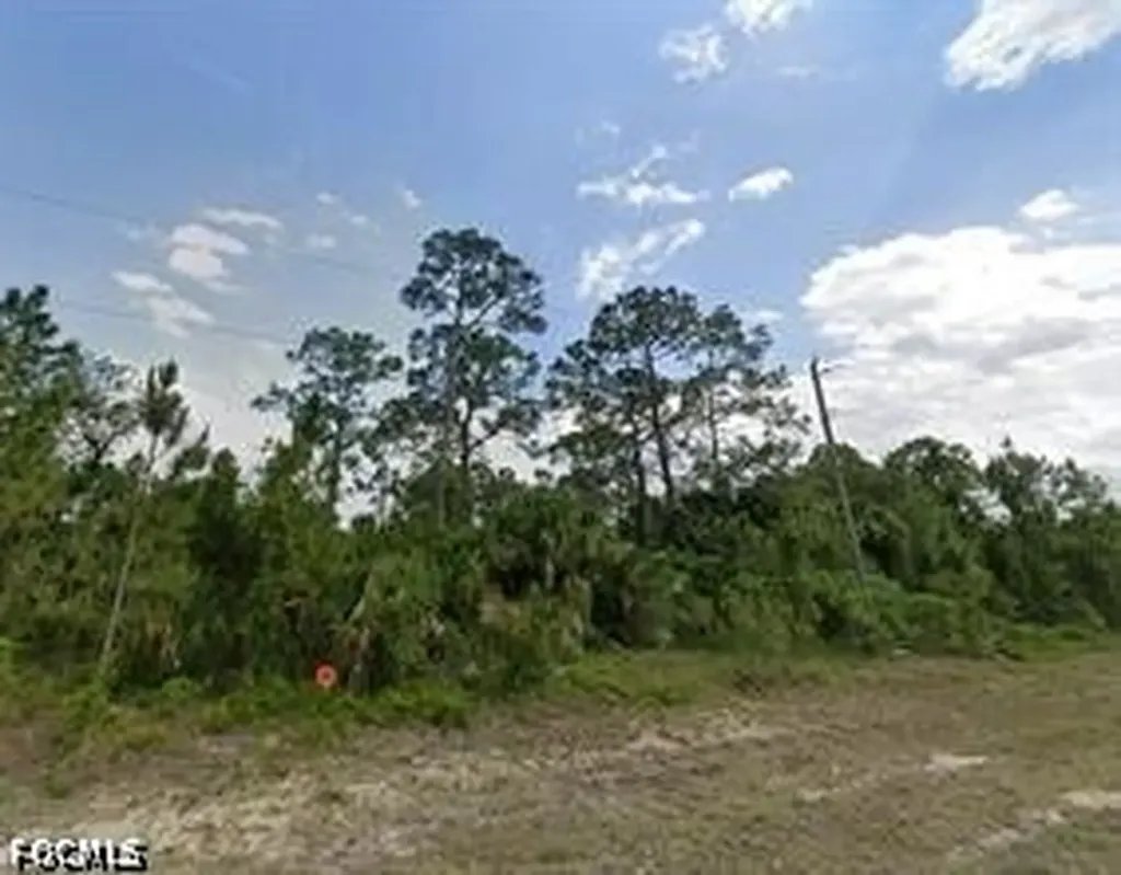 5010 NE Tradewinds Circle Labelle FL 33935