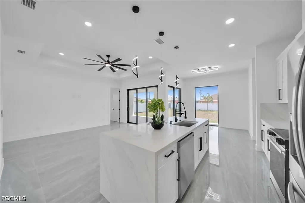 1226 NE Juanita Place Cape Coral FL 33909