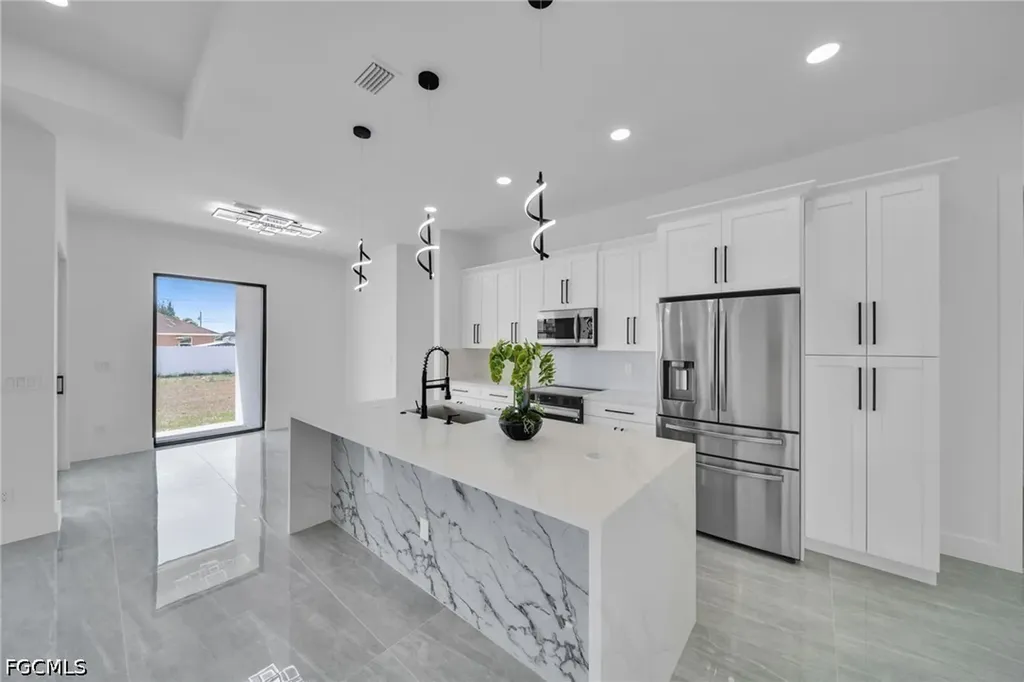 1226 NE Juanita Place Cape Coral FL 33909