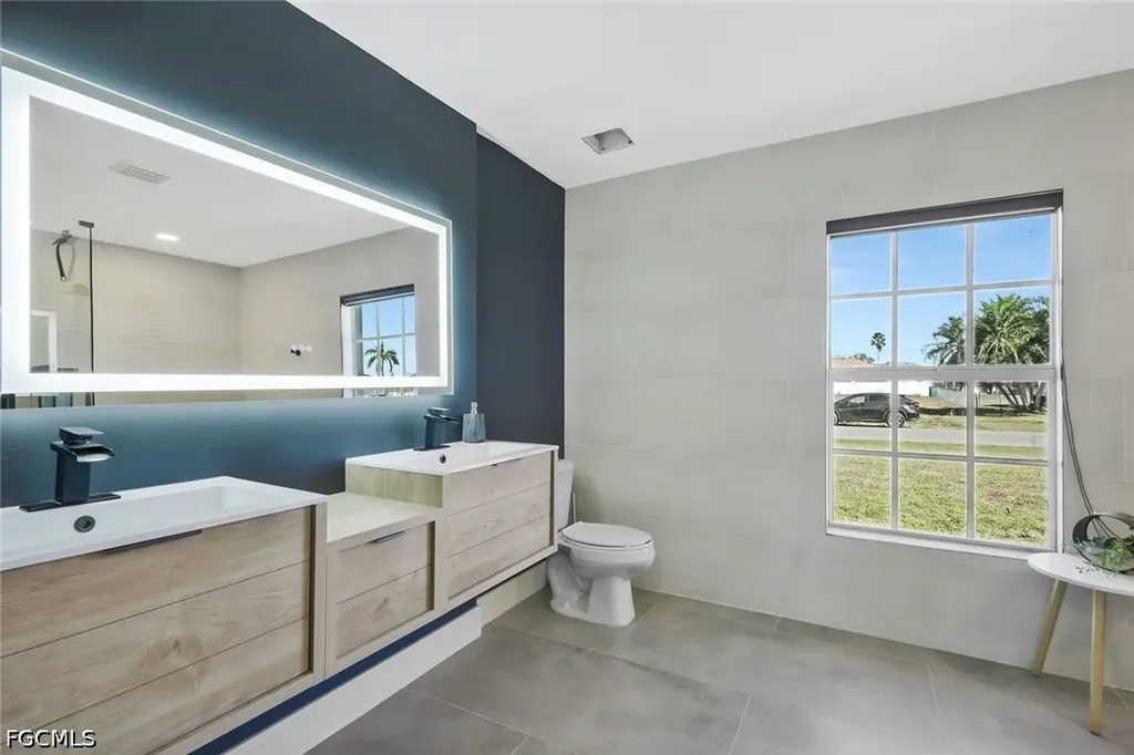 2200 NE 9th Avenue Cape Coral FL 33909