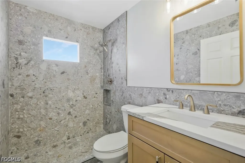 2200 NE 9th Avenue Cape Coral FL 33909