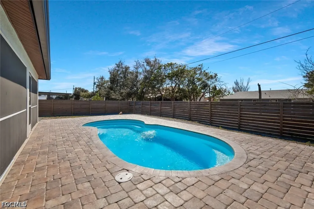 2200 NE 9th Avenue Cape Coral FL 33909