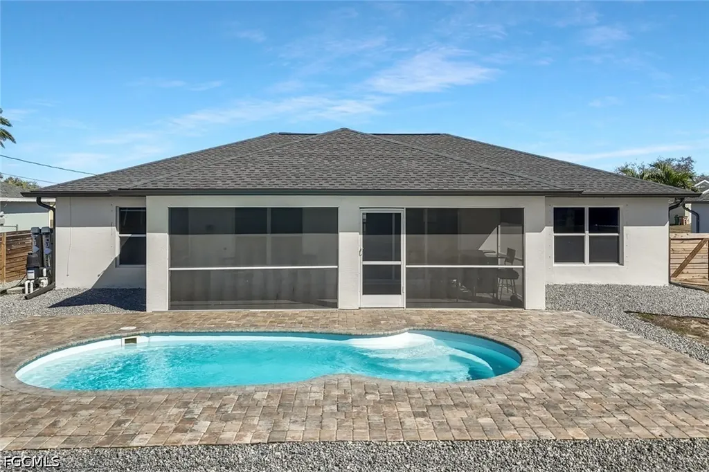 2200 NE 9th Avenue Cape Coral FL 33909