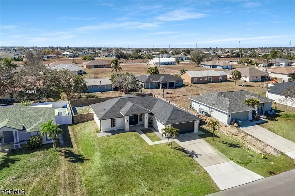 2200 NE 9th Avenue Cape Coral FL 33909