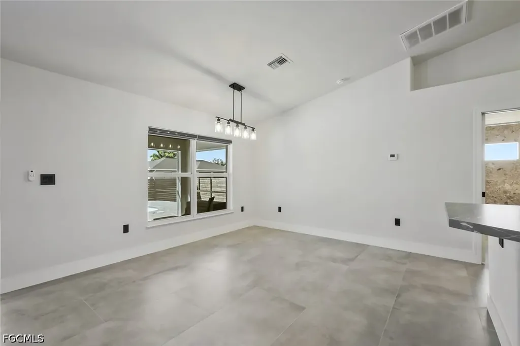 2200 NE 9th Avenue Cape Coral FL 33909