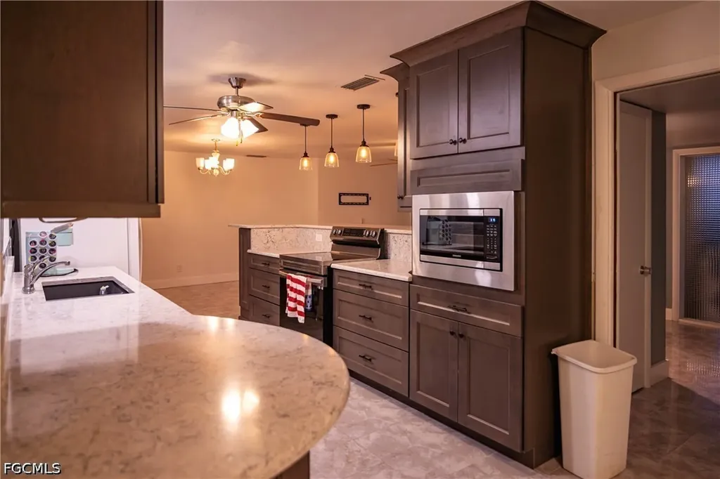 5336 Baypoint Court Cape Coral FL 33904