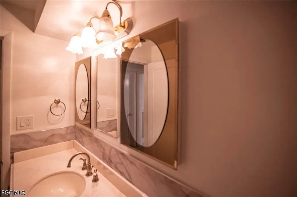 5336 Baypoint Court Cape Coral FL 33904