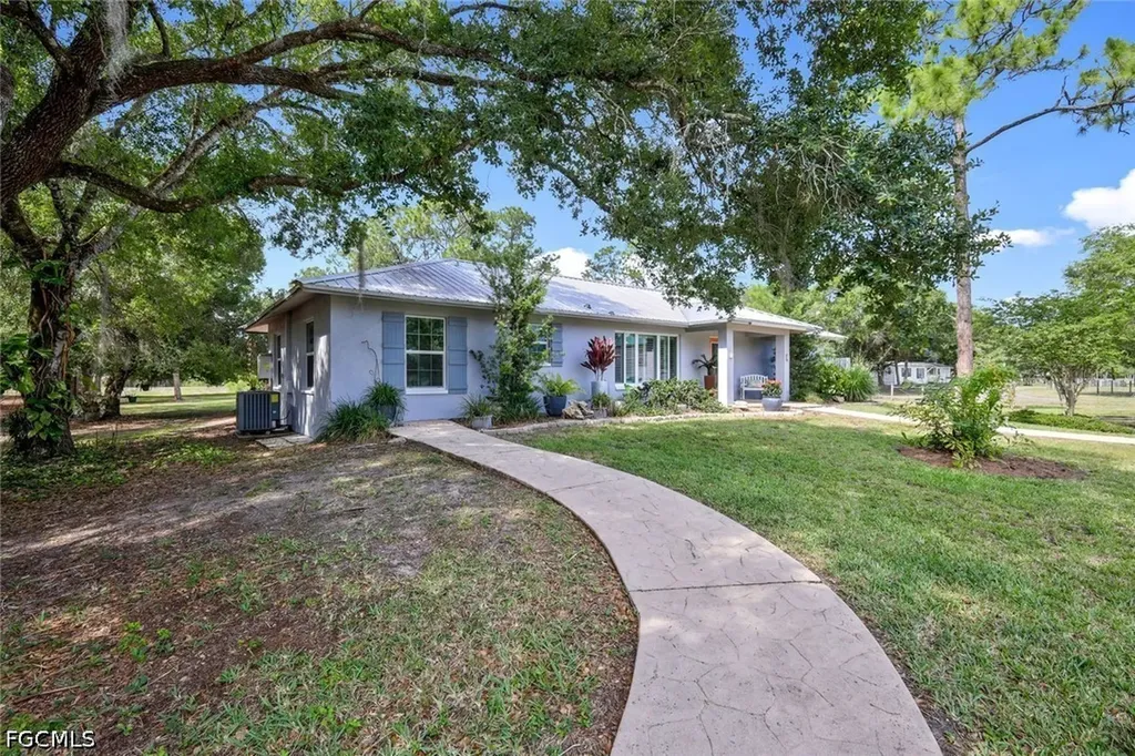 7683 County Road 78 Labelle FL 33935
