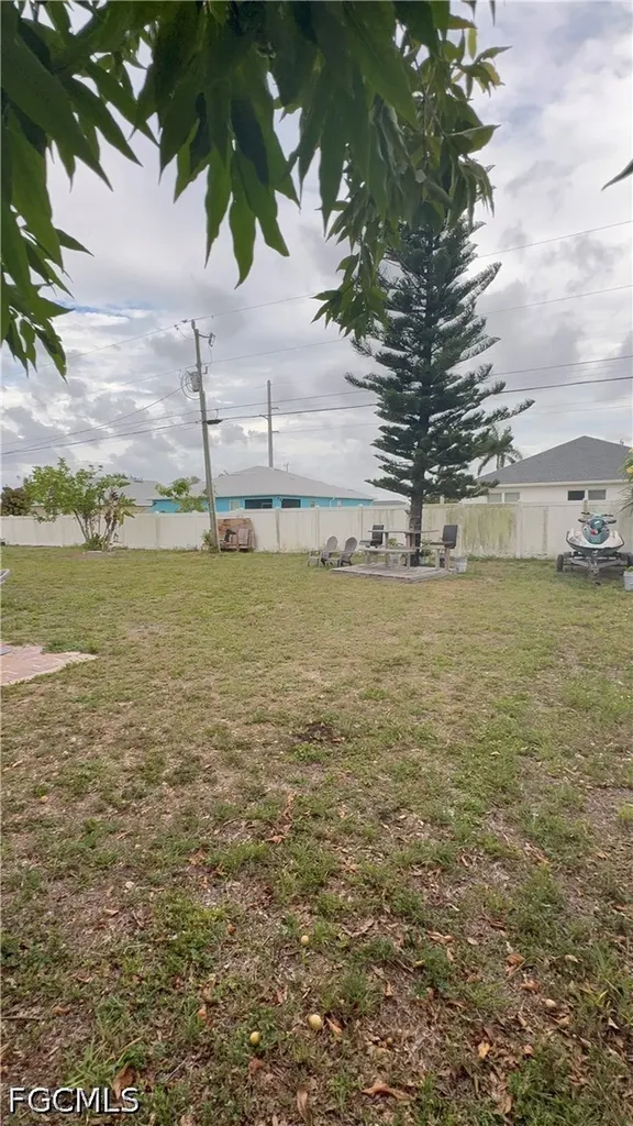 246 SE 7th Street Cape Coral FL 33990