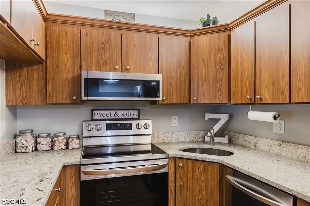4641 Lakeside Club Boulevard Fort Myers FL 33905