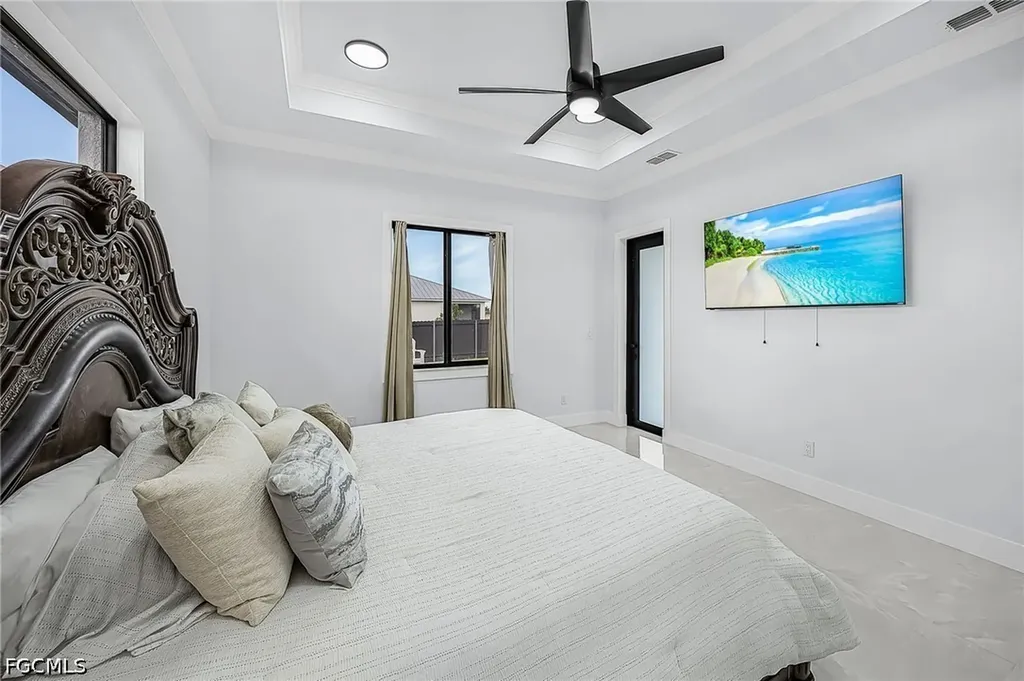 2724 NW 7th Place Cape Coral FL 33993