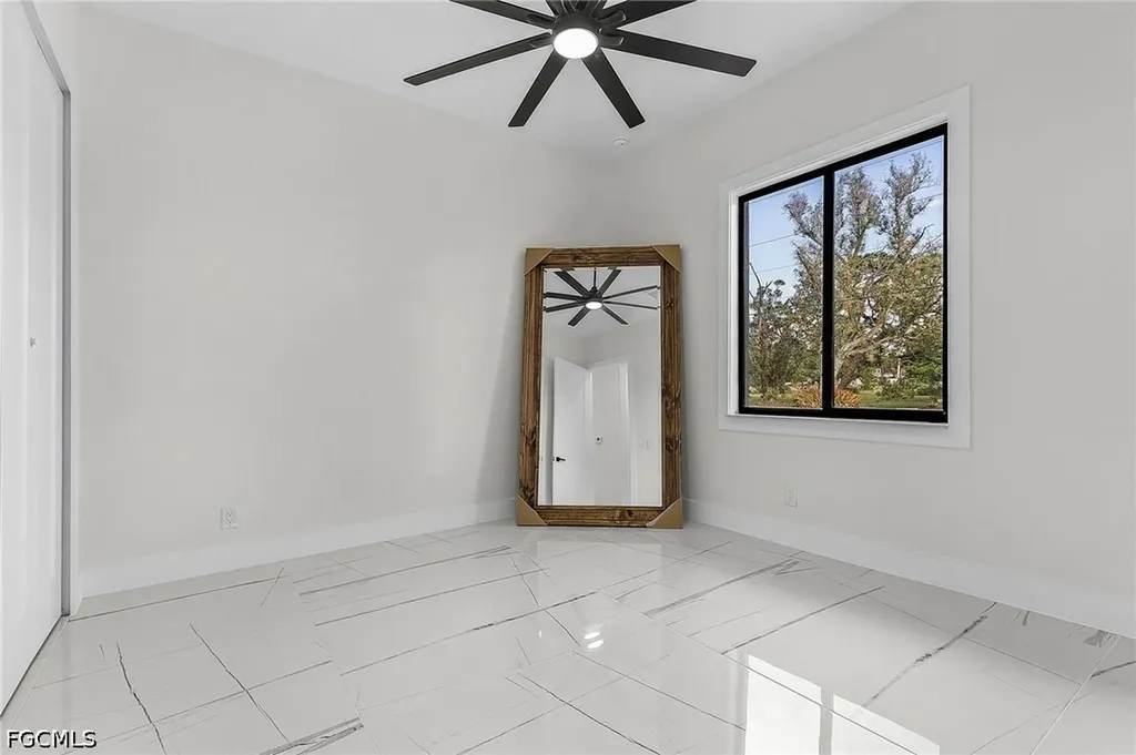 2724 NW 7th Place Cape Coral FL 33993