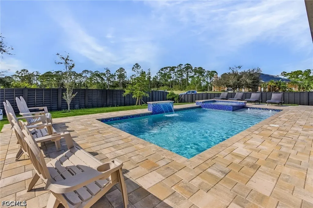 2724 NW 7th Place Cape Coral FL 33993
