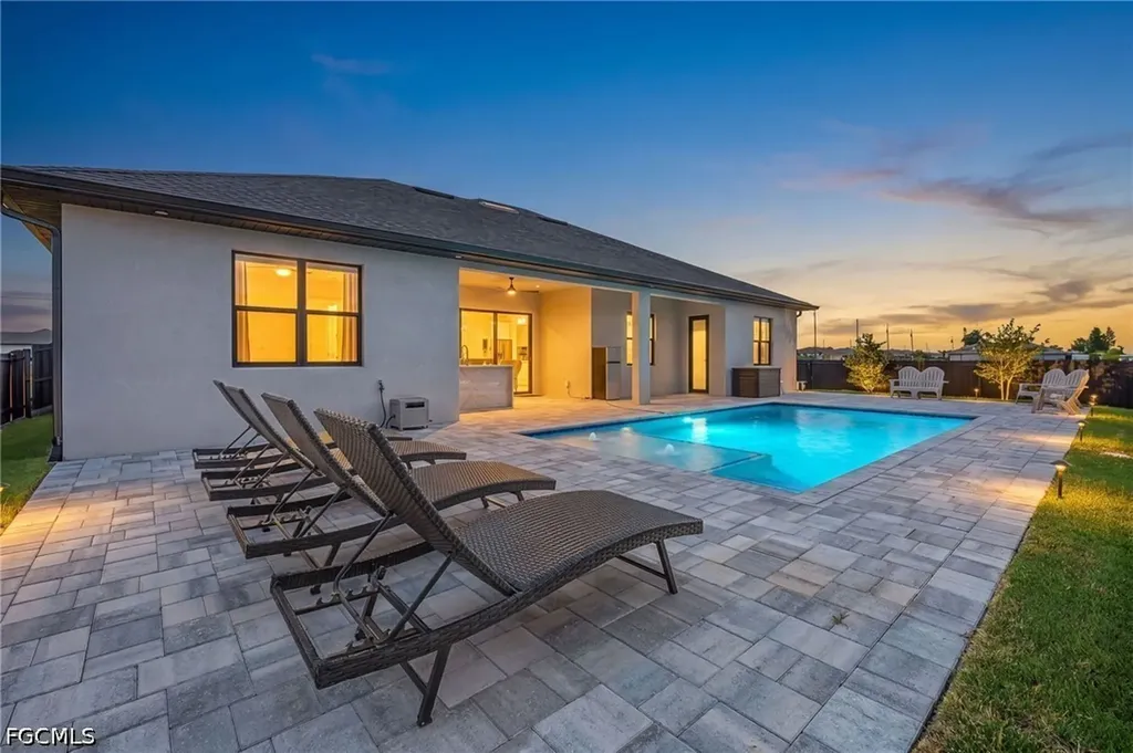 2724 NW 7th Place Cape Coral FL 33993