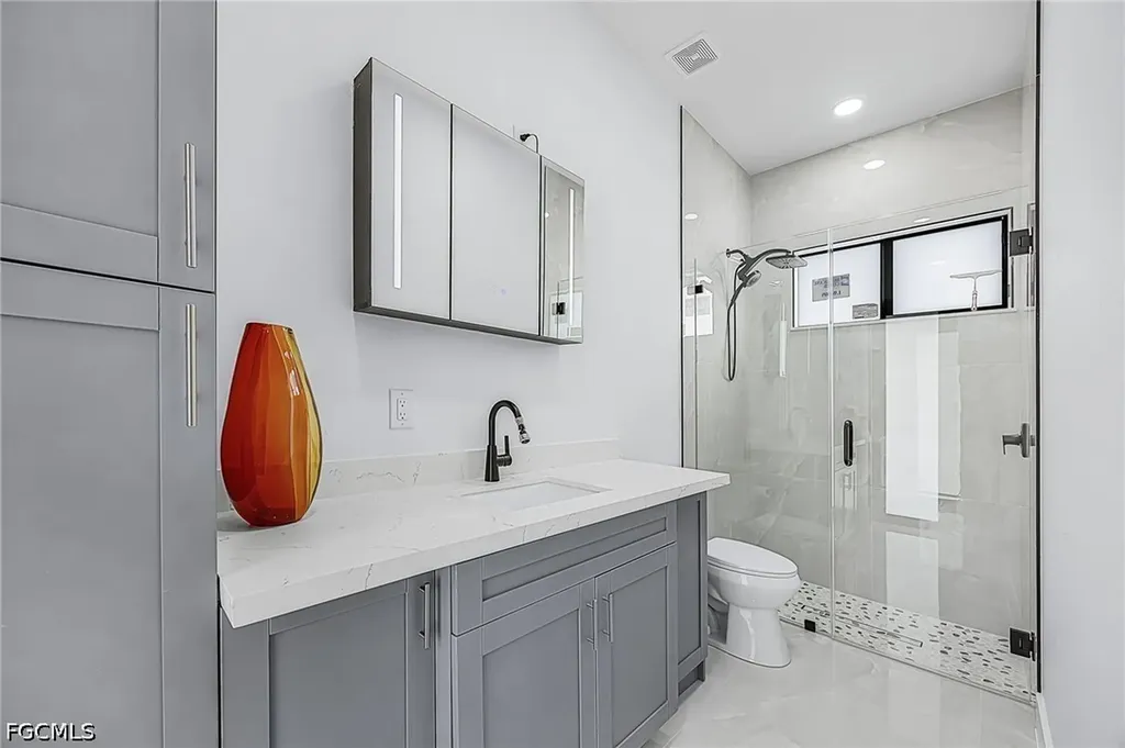 2724 NW 7th Place Cape Coral FL 33993