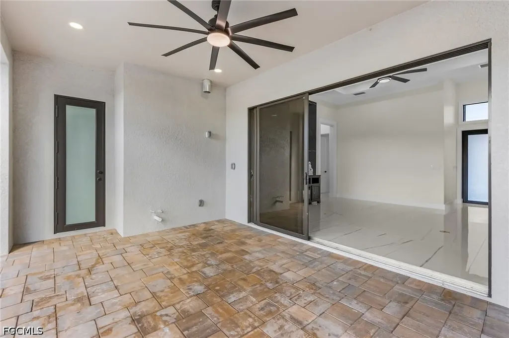 2724 NW 7th Place Cape Coral FL 33993