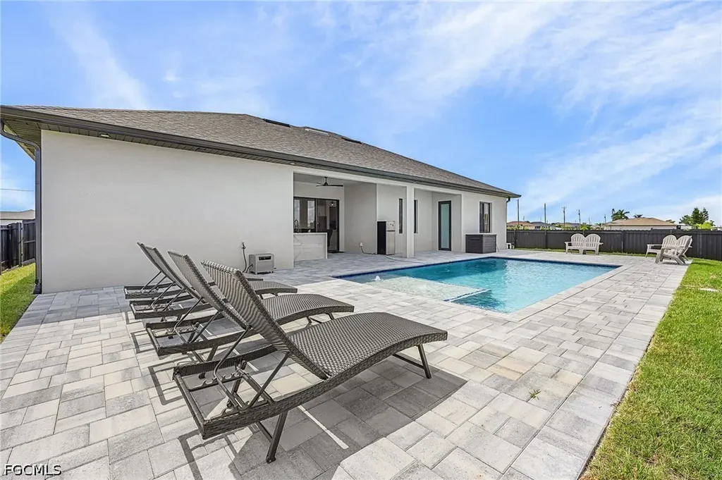 2724 NW 7th Place Cape Coral FL 33993