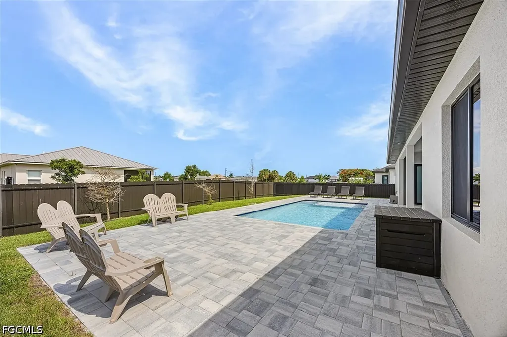 2724 NW 7th Place Cape Coral FL 33993