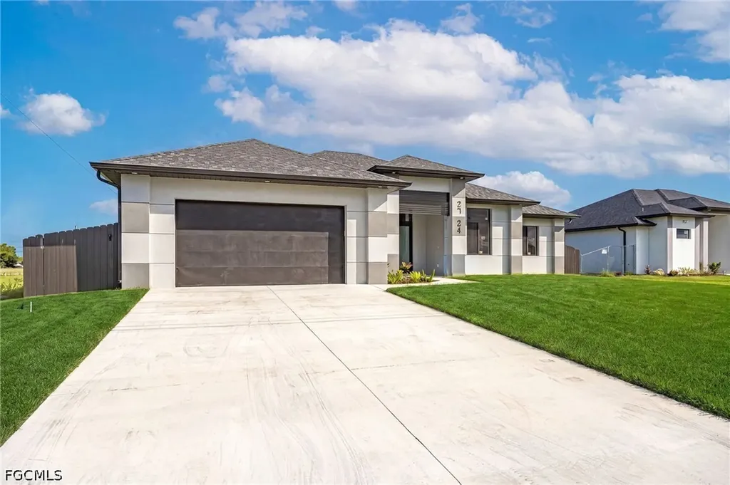 2724 NW 7th Place Cape Coral FL 33993