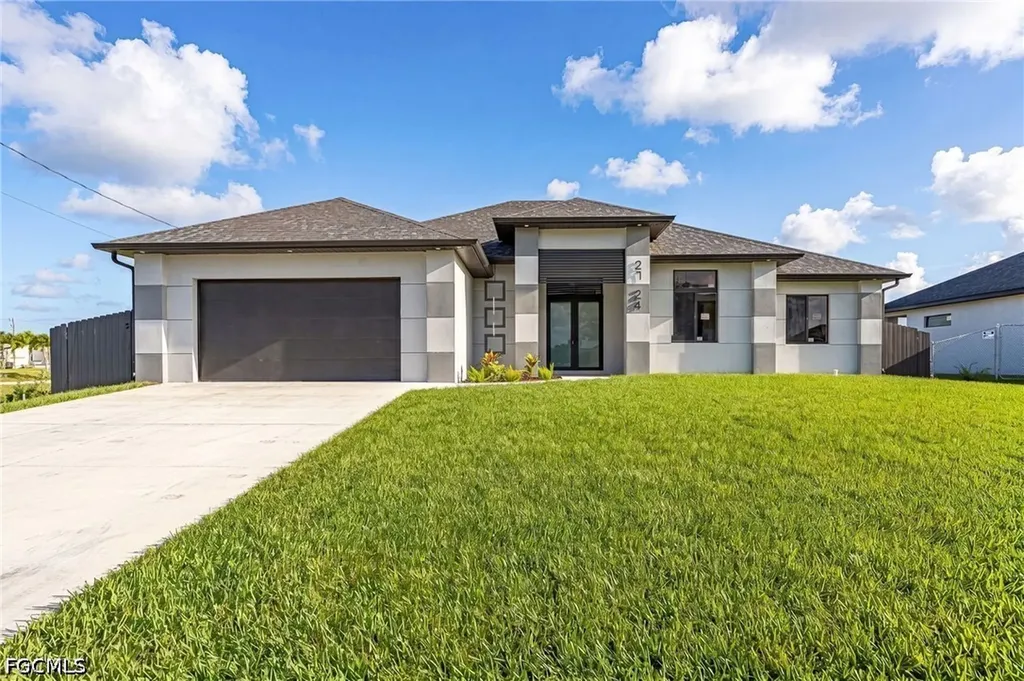 2724 NW 7th Place Cape Coral FL 33993