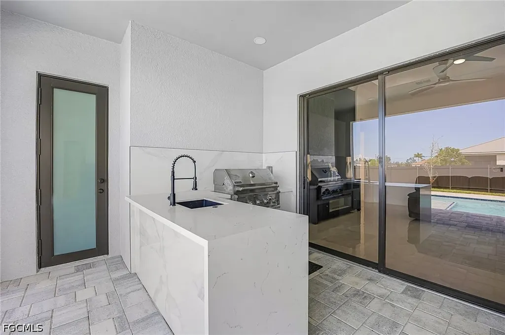 2724 NW 7th Place Cape Coral FL 33993