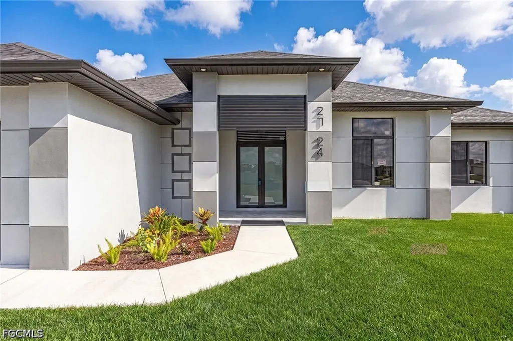 2724 NW 7th Place Cape Coral FL 33993