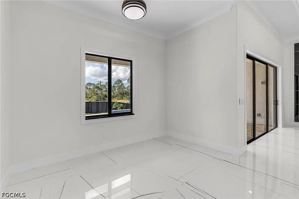 2724 NW 7th Place Cape Coral FL 33993