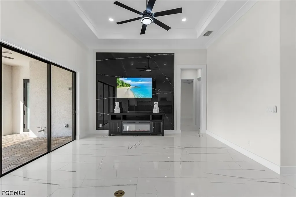 2724 NW 7th Place Cape Coral FL 33993