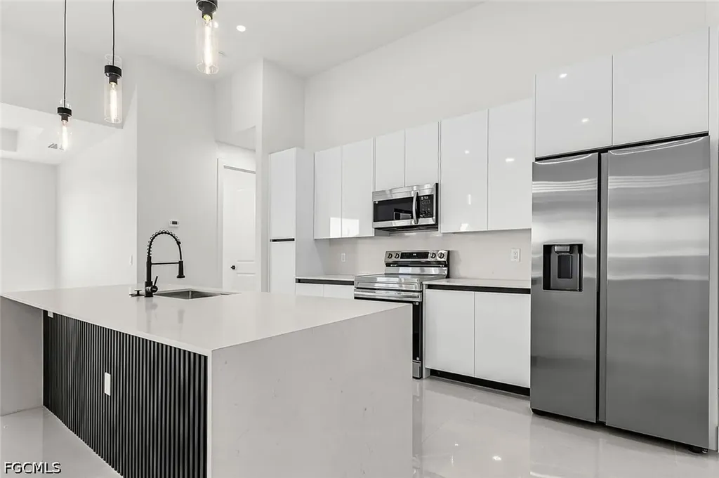 1900 NW Embers Terrace Cape Coral FL 33993