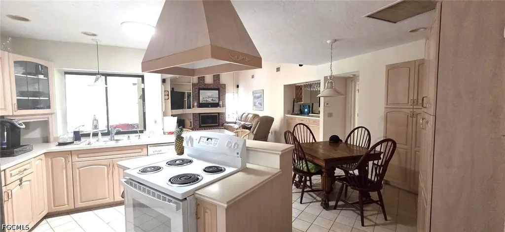 5869 Tallowood Circle Fort Myers FL 33919